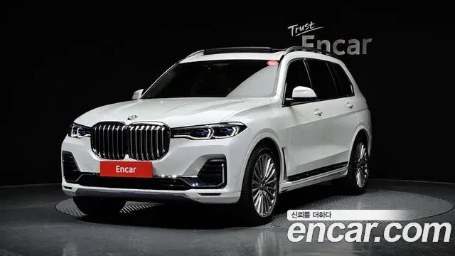BMW X7 2020 — Фото 1/20