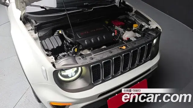 Jeep Renegade 2021 — Photo 12/20