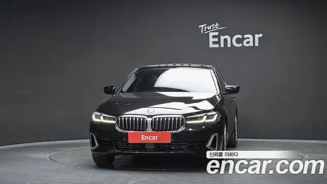 BMW 5 Series 2023 — Şəkil 13/20