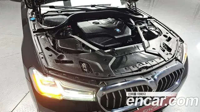BMW 5 Series 2023 — Şəkil 9/20
