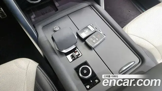 Land Rover Discovery 5 2022 — Photo 13/20