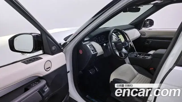 Land Rover Discovery 5 2022 — Photo 11/20