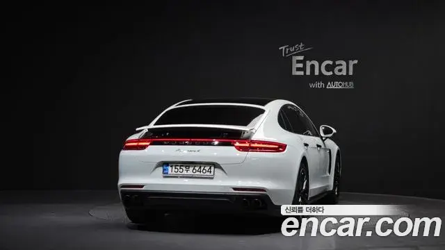 Porsche Panamera 2018 — Şəkil 11/21