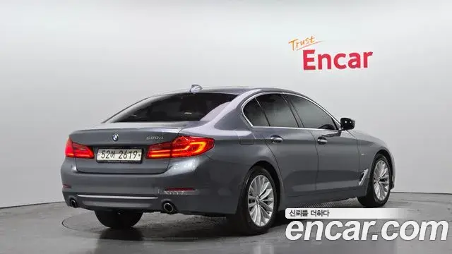 BMW 5 Series 2018 — Фото 2/20
