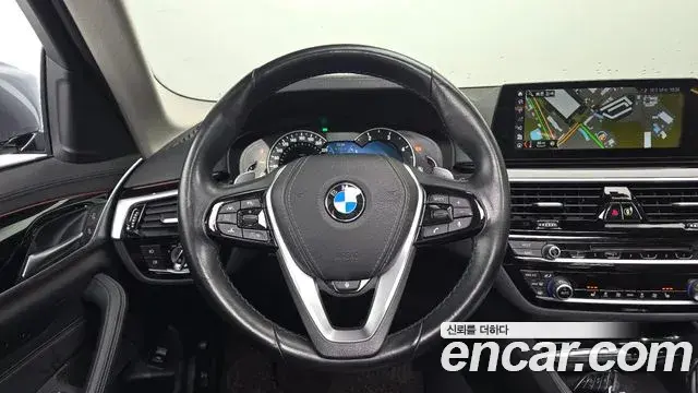 BMW 5 Series 2018 — Фото 13/20