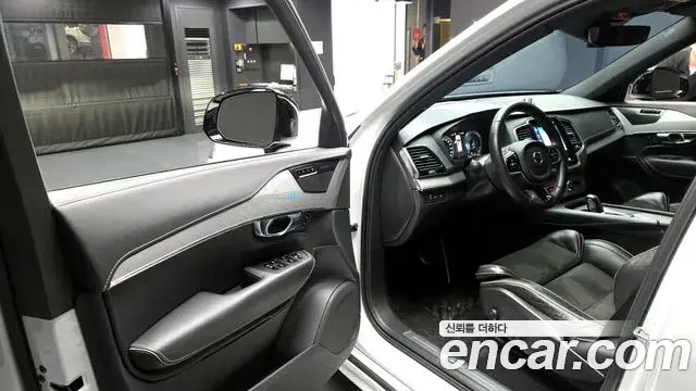 Volvo XC90 2020 — ფოტო 20/20