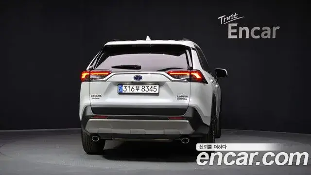 Toyota RAV4 2024 — Photo 19/20