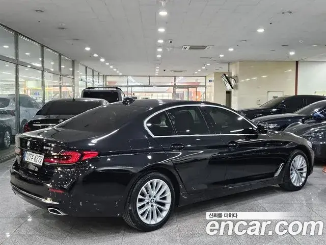 BMW 5 Series 2022 — Şəkil 3/20