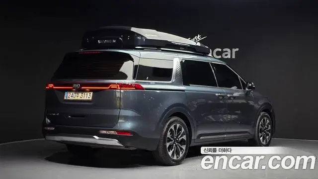 Kia Carnival 2020 — ფოტო 17/20