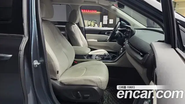 Kia Carnival 2020 — ფოტო 12/20