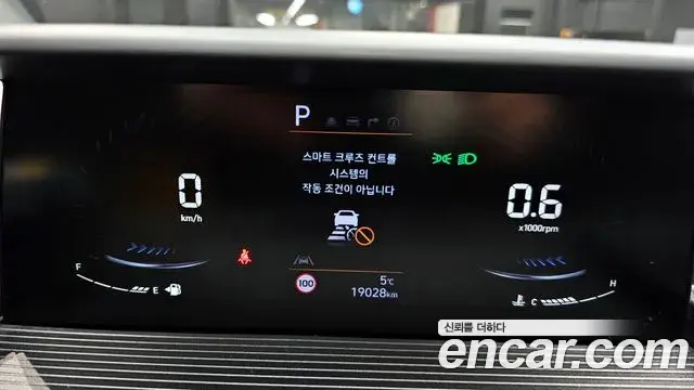 Hyundai Staria 2023 — Фото 8/20