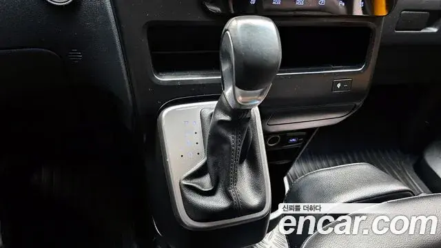 Hyundai Staria 2023 — Фото 9/20