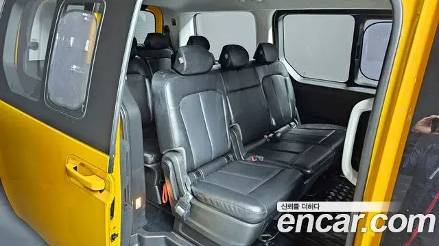 Hyundai Staria 2023 — Фото 12/20