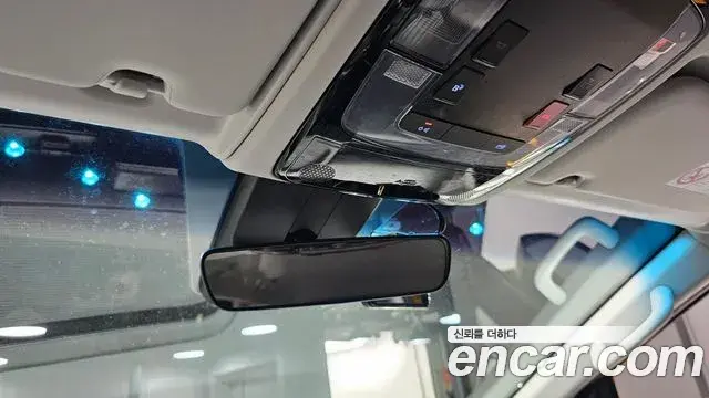 Hyundai Staria 2023 — Фото 17/20