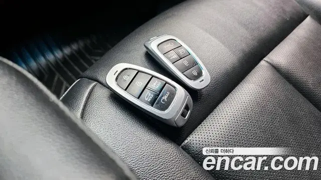 Hyundai Staria 2023 — Фото 18/20