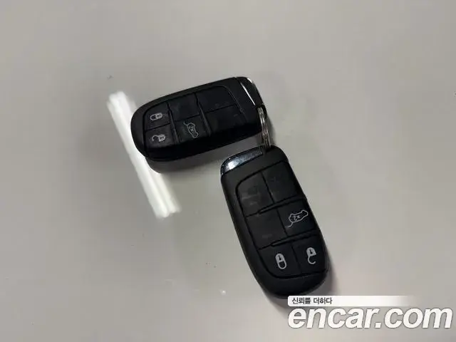 Jeep Renegade 2021 — ფოტო 20/20