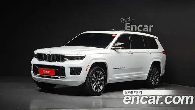 Jeep Grand Cherokee 2022 — ფოტო 19/20