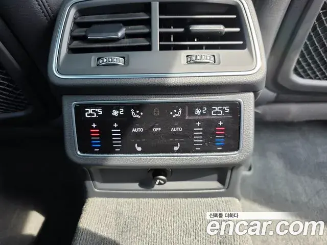 Audi A6 2021 — ფოტო 12/19
