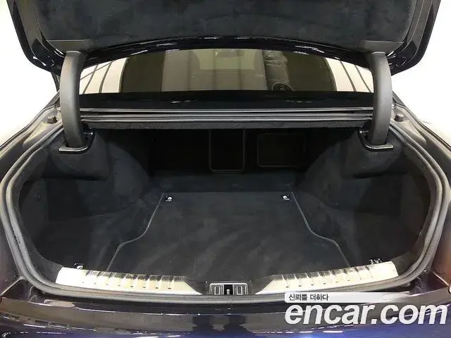 Bentley Flying Spur 2023 — Şəkil 16/20