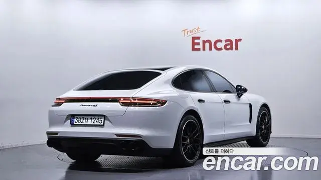 Porsche Panamera 2018 — ფოტო 4/20