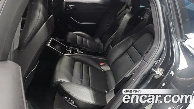 Porsche Panamera 2018 — ფოტო 3/20