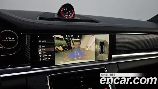Porsche Panamera 2018 — ფოტო 13/20