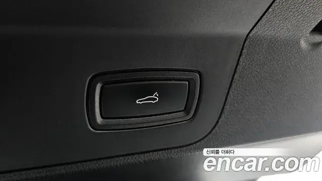 Porsche Panamera 2018 — ფოტო 16/20