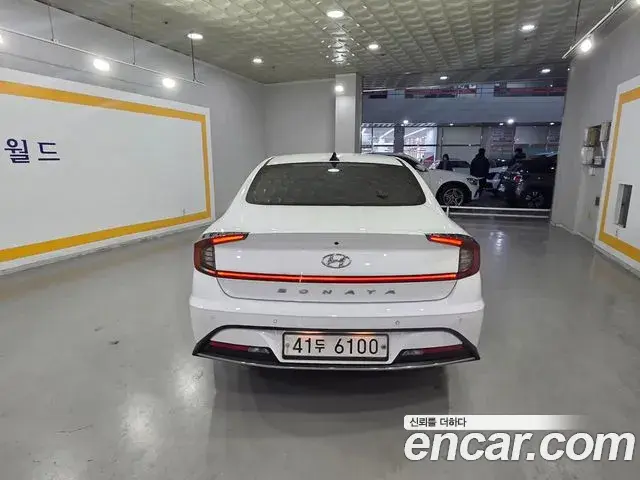 Hyundai Sonata Hybrid 2019 — ფოტო 17/20