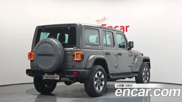 Jeep Wrangler 2022 — Şəkil 8/20