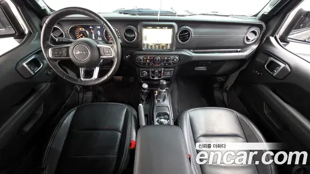 Jeep Wrangler 2022 — Şəkil 17/20