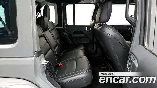 Jeep Wrangler 2022 — Şəkil 18/20