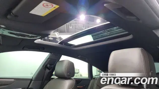 Audi A7 2020 — ფოტო 18/20