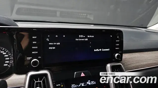 Kia Sorento 2021 — Фото 17/20