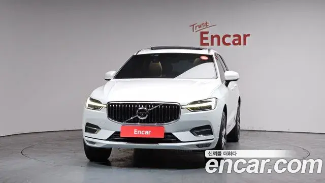Volvo XC60 2019 — ფოტო 16/20