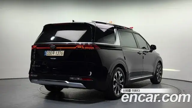 Kia Carnival 2021 — Фото 2/20