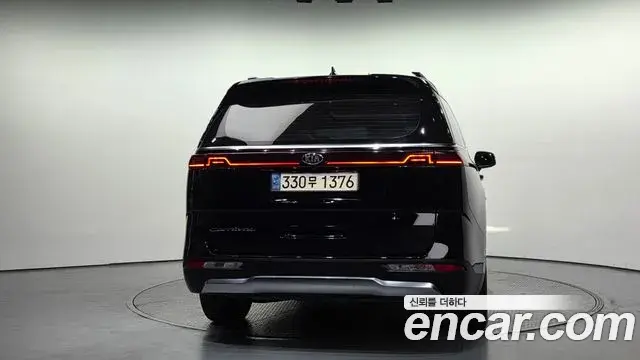 Kia Carnival 2021 — Фото 4/20