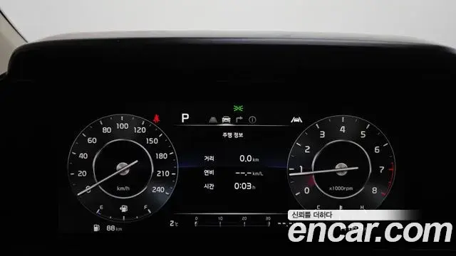 Kia Carnival 2021 — Фото 8/20