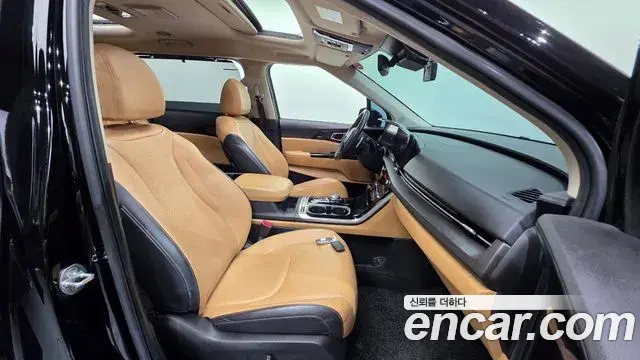 Kia Carnival 2021 — Фото 10/20
