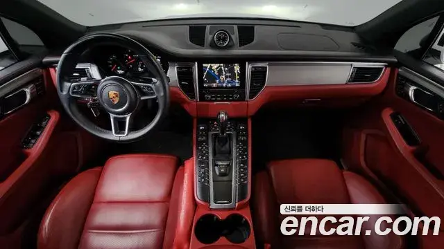 Porsche Macan 2018 — Photo 7/20