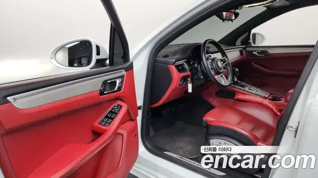 Porsche Macan 2018 — Photo 10/20