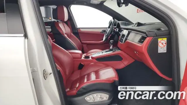 Porsche Macan 2018 — Photo 11/20