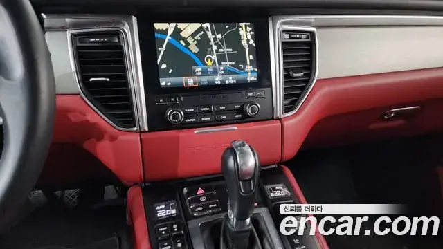 Porsche Macan 2018 — Photo 15/20