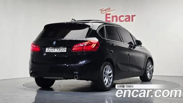 BMW 2 Series Active Tourer 2020 — Photo 8/20