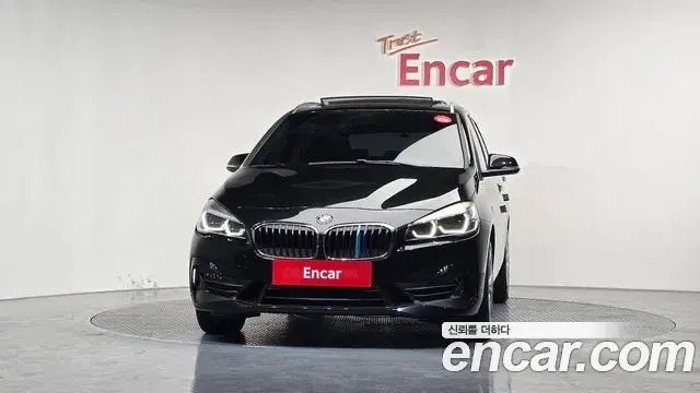 BMW 2 Series Active Tourer 2020 — Photo 2/20