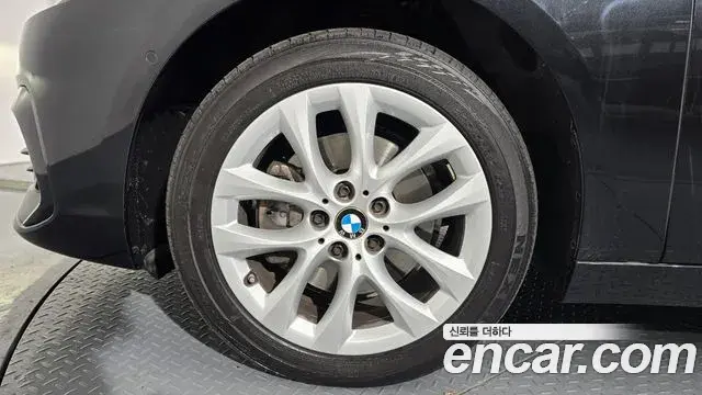 BMW 2 Series Active Tourer 2020 — Photo 10/20