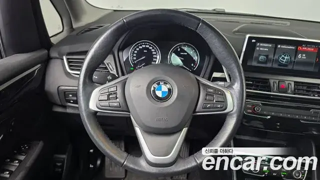 BMW 2 Series Active Tourer 2020 — Photo 1/20