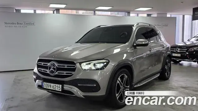 Mercedes-Benz GLE-Class 2022 — Photo 4/17