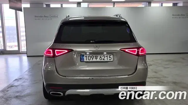 Mercedes-Benz GLE-Class 2022 — Photo 3/17