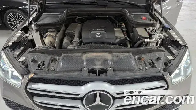Mercedes-Benz GLE-Class 2022 — Photo 12/17