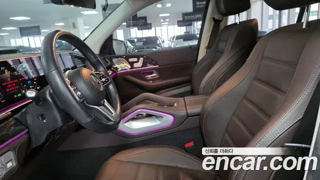 Mercedes-Benz GLE-Class 2022 — Photo 15/17